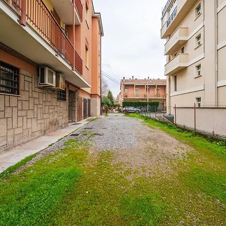 Smart Near Policlinico & Center *