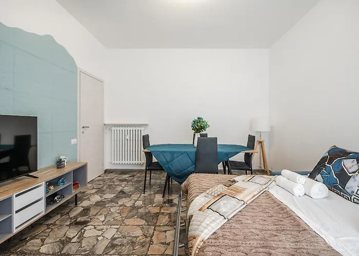 Smart Near Policlinico & Center Lägenhet