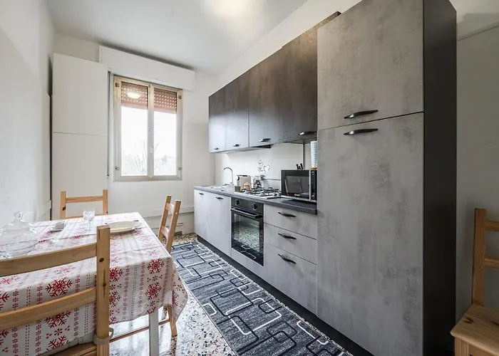 Smart Near Policlinico & Center *