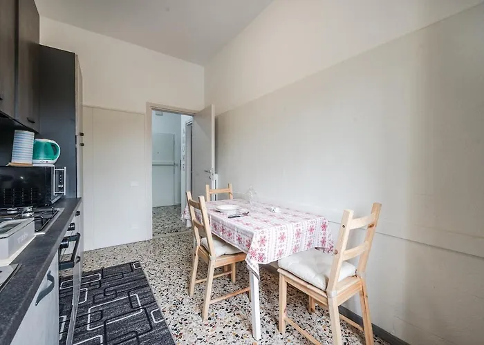 Smart Near Policlinico & Center Lägenhet Modena