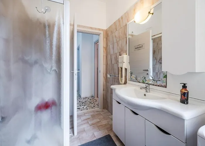 Smart Near Policlinico & Center *