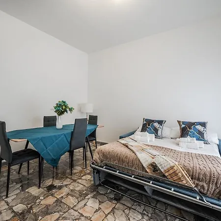 Apartment Smart Near Policlinico & Center Modena