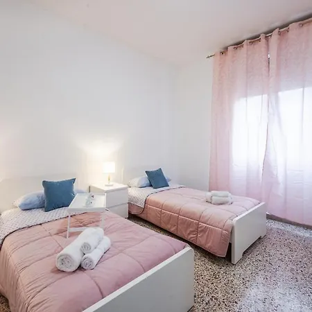 アパート Smart Near Policlinico & Center モデナ