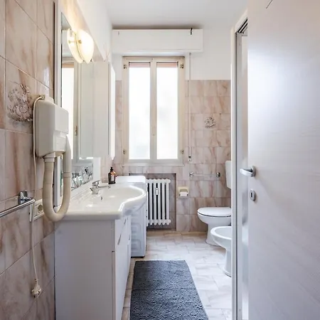 Smart Near Policlinico & Center 摩德纳