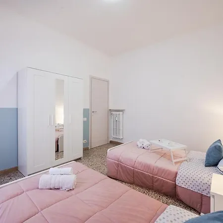 Smart Near Policlinico & Center * モデナ