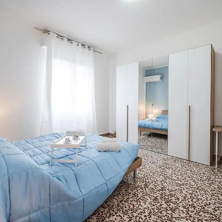 Apartment Smart Near Policlinico & Center Modena