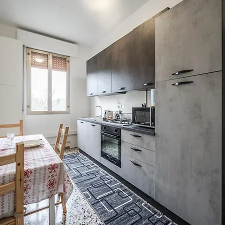 Smart Near Policlinico & Center *