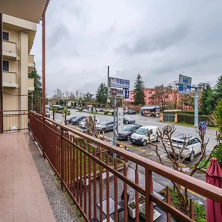 Smart Near Policlinico & Center Lejlighed
