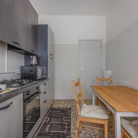 Lejlighed Smart Near Policlinico & Center *