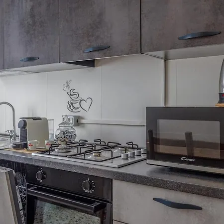 Smart Near Policlinico & Center *