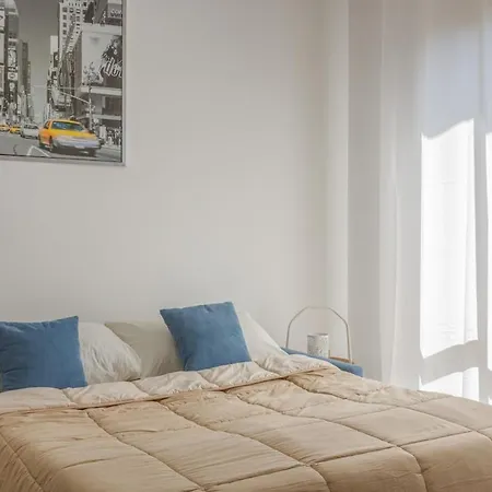 Smart Near Policlinico & Center Lejlighed *