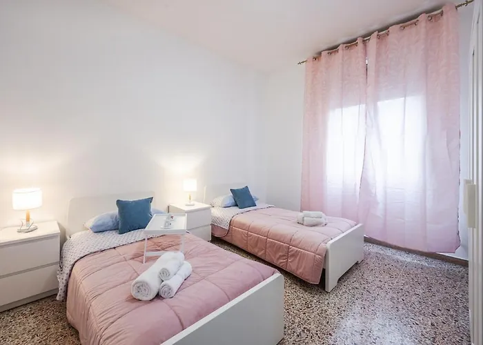 Apartment Smart Near Policlinico & Center Modena