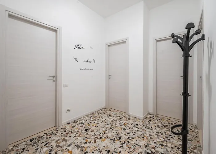 Smart Near Policlinico & Center Apartment Modena